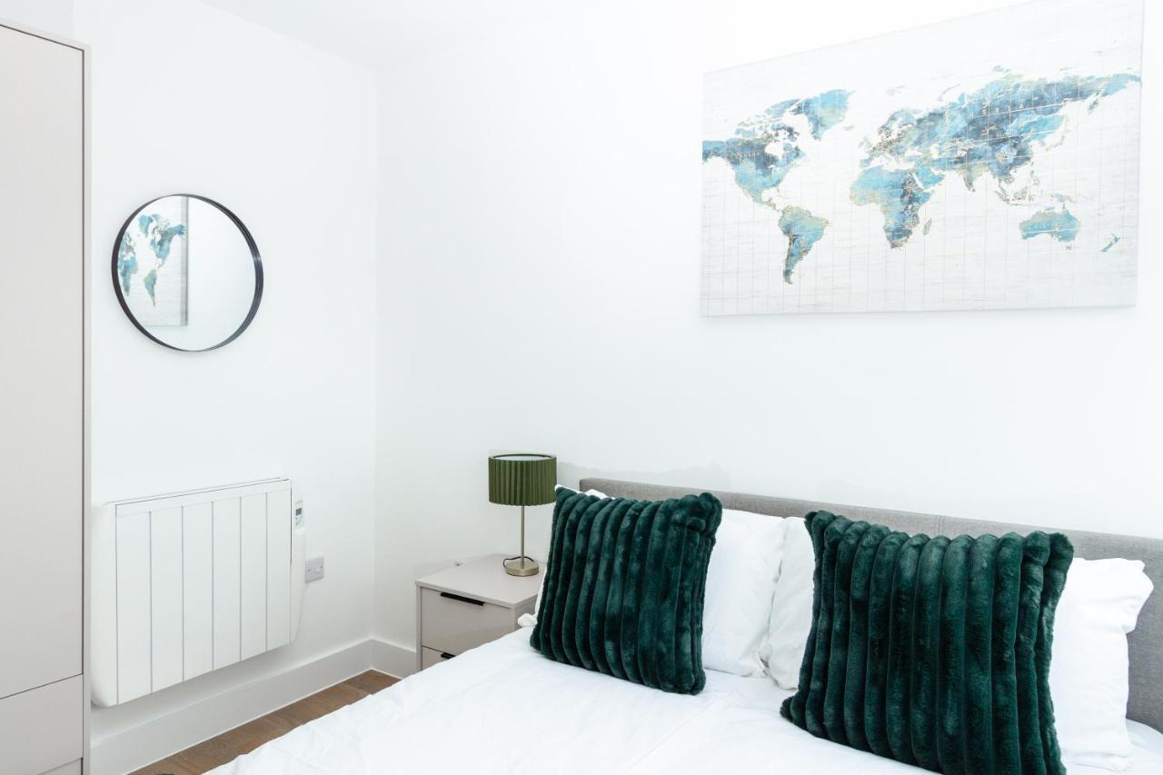 Stylish Studio Apt Overlooking Old Trafford Manchester Exterior photo