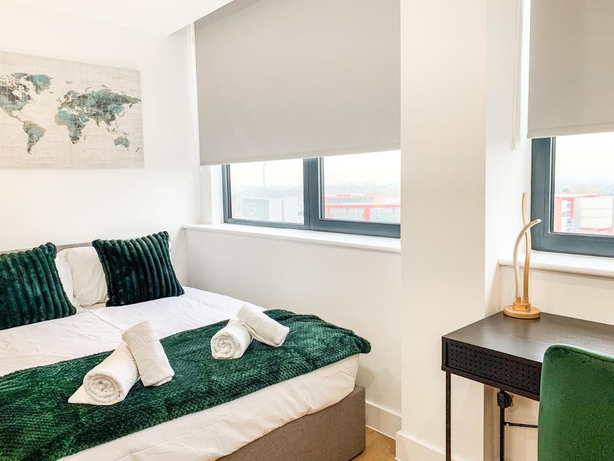 Stylish Studio Apt Overlooking Old Trafford Manchester Exterior photo